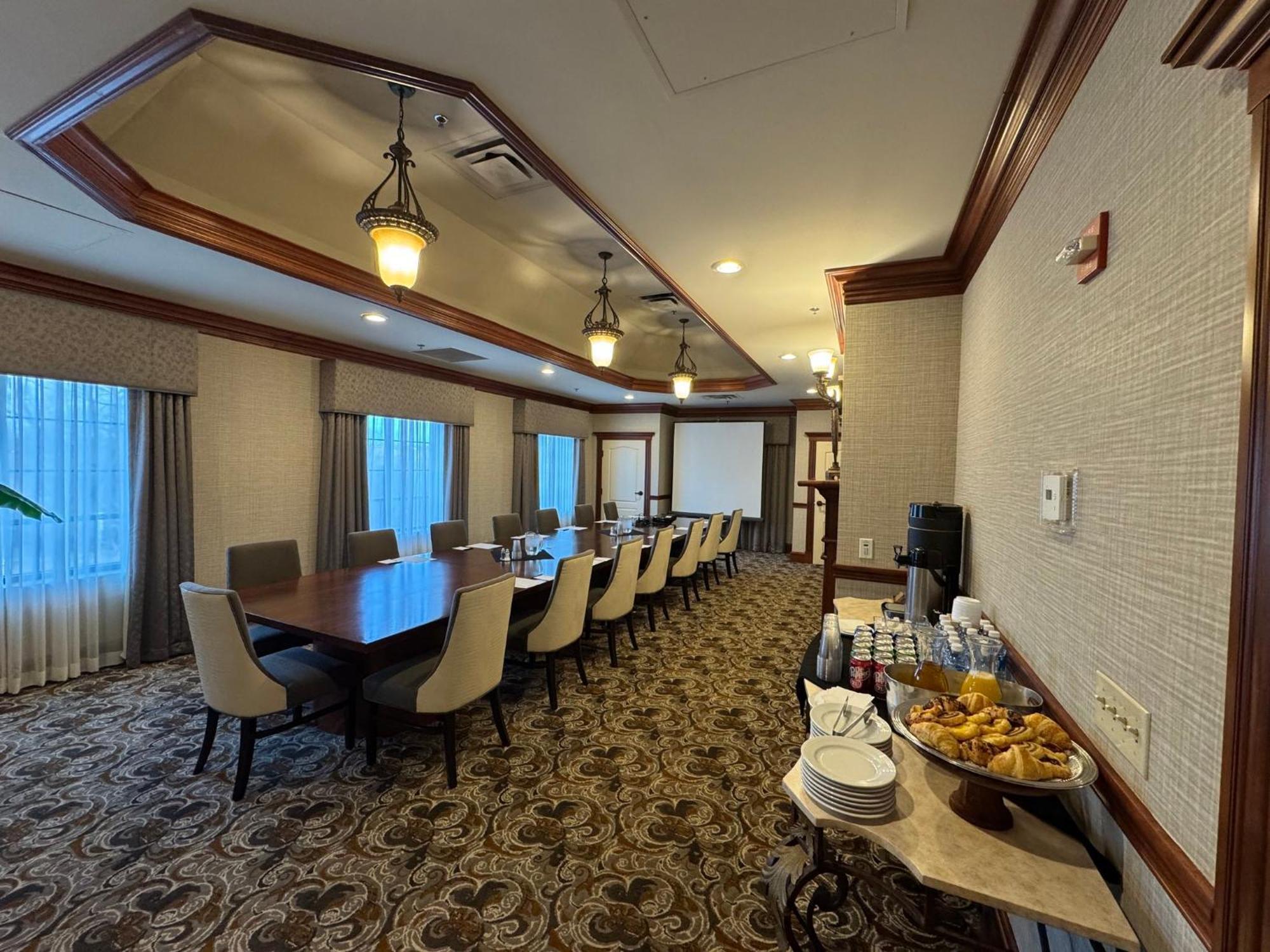 Holiday Inn Hotel & Suites Minneapolis-Lakeville By Ihg Exterior photo